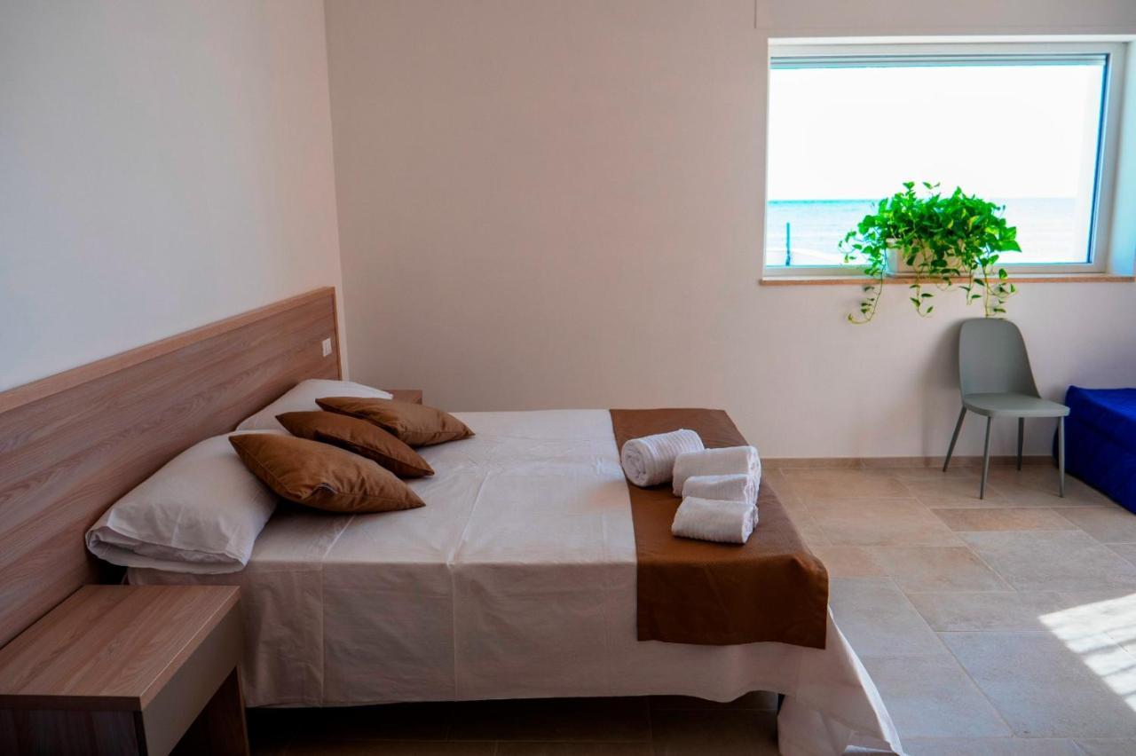 B&B A Un Passo Dal Mare Торе Кане Екстериор снимка