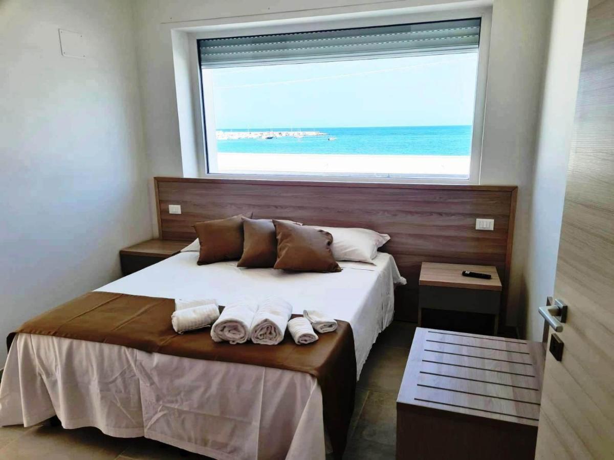 B&B A Un Passo Dal Mare Торе Кане Екстериор снимка
